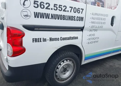 2015 Nissan Nv200 Sv из США, поврежденный, VIN 3N6CM0KN2FK730839